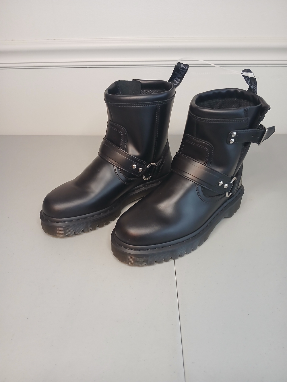 Dr. Martens Anistone Harness Orleans Leather Black Biker Boots 9 NWOT Unisex